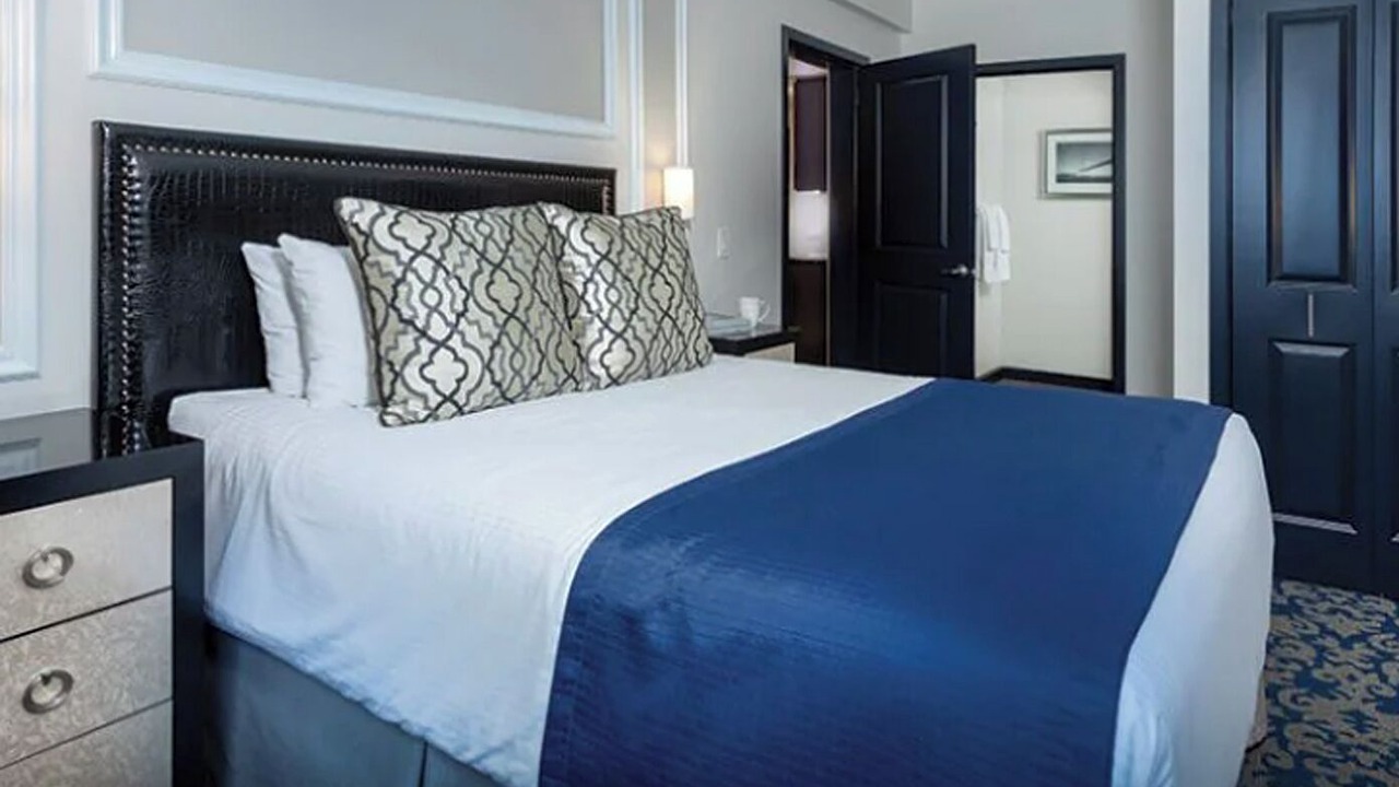 Photo of Bedroom in Theater District