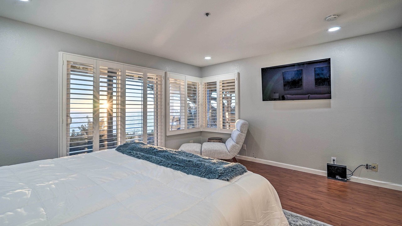 Photo of Bedroom in Edgemar - Pacific Manor