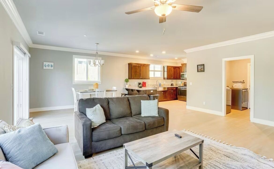 Photo of Livingroom in Shasta Lake