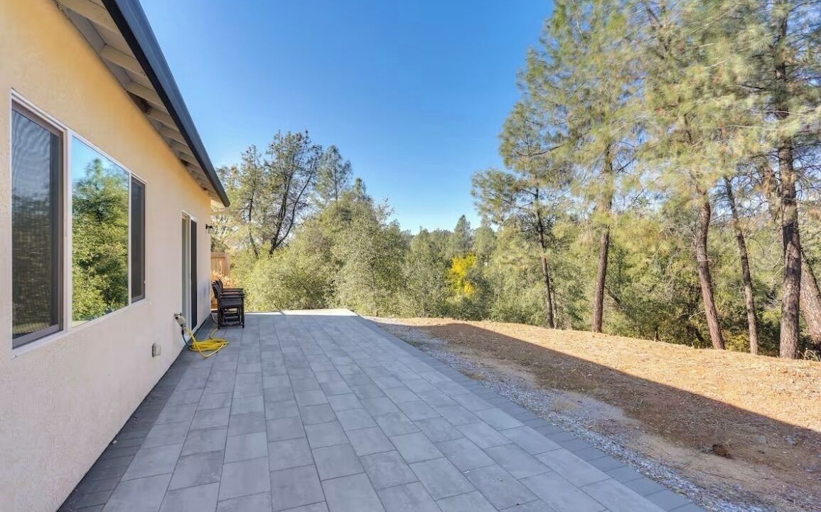 Photo of Patio Balcony in Shasta Lake