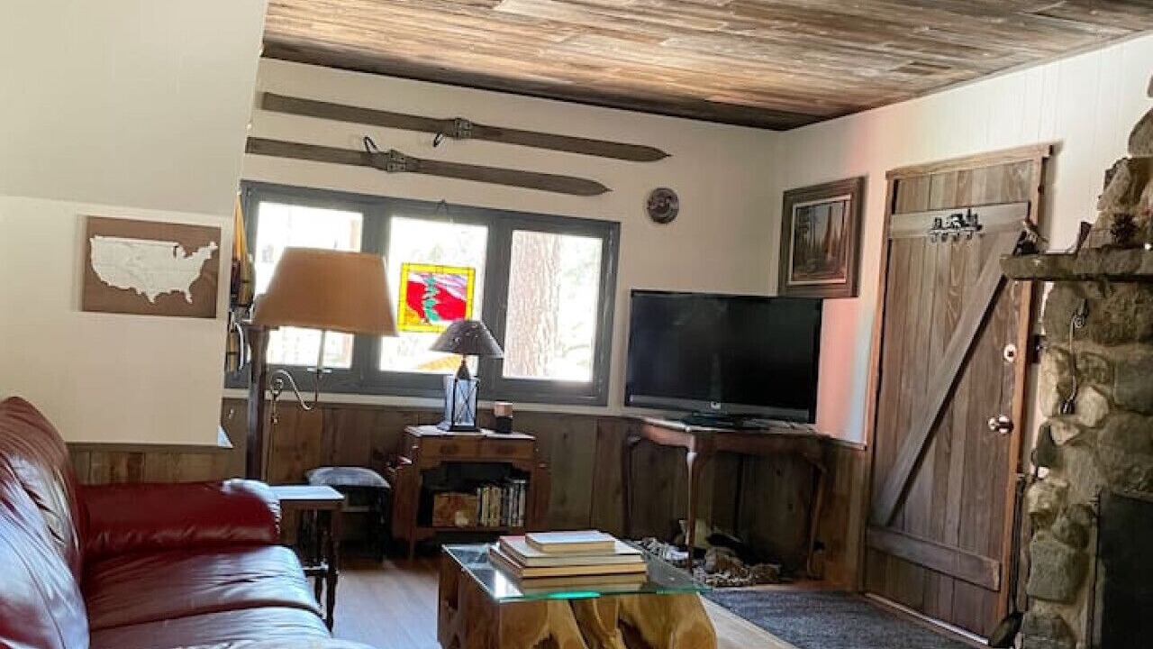 Photo of Bedroom in Wrightwood