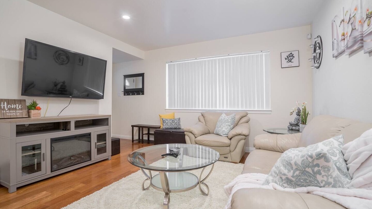 Photo of Livingroom in Cambrian Community