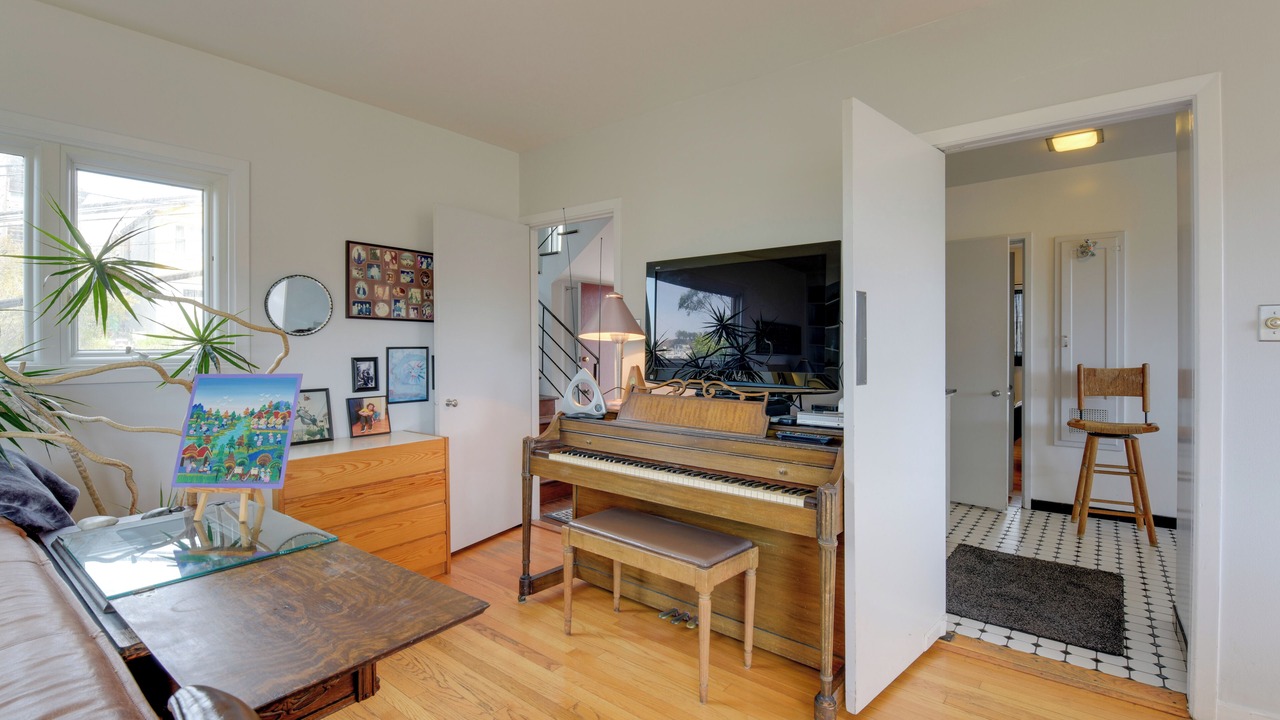 Photo of Livingroom in Dolores Heights