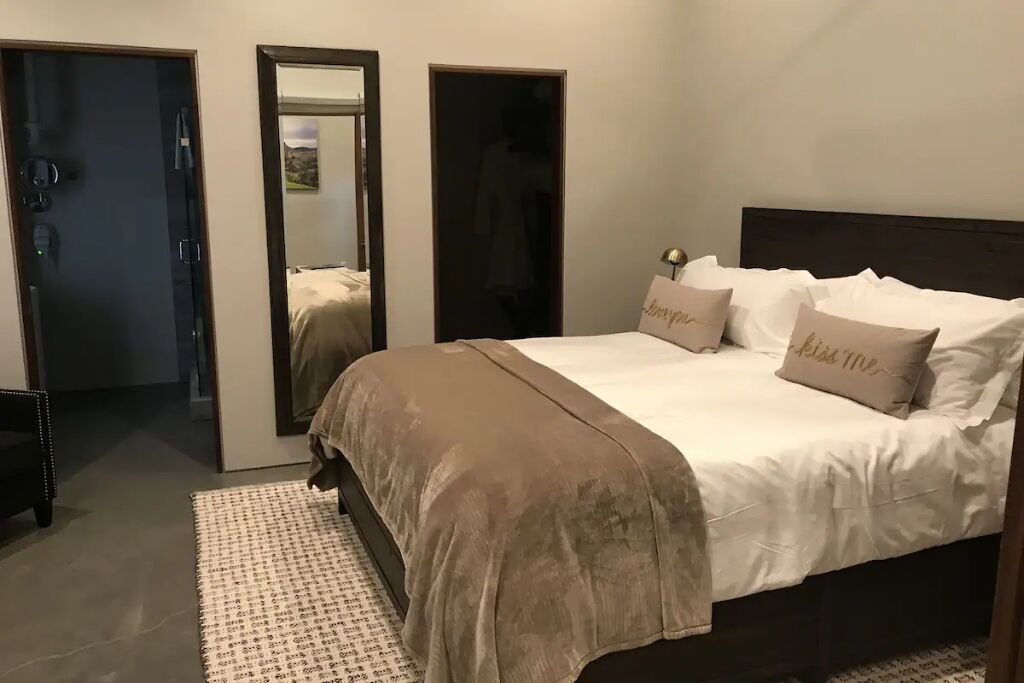 Photo of Bedroom in Clear Lake