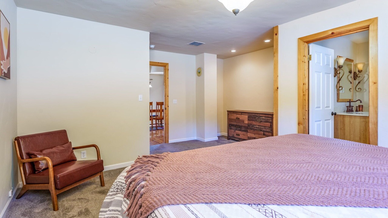 Photo of Bedroom in Ahwahnee