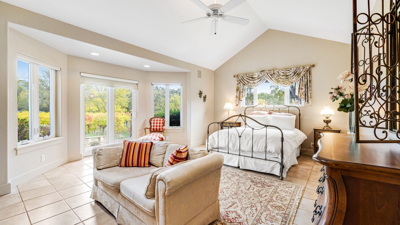 Photo of Bedroom in Kenwood