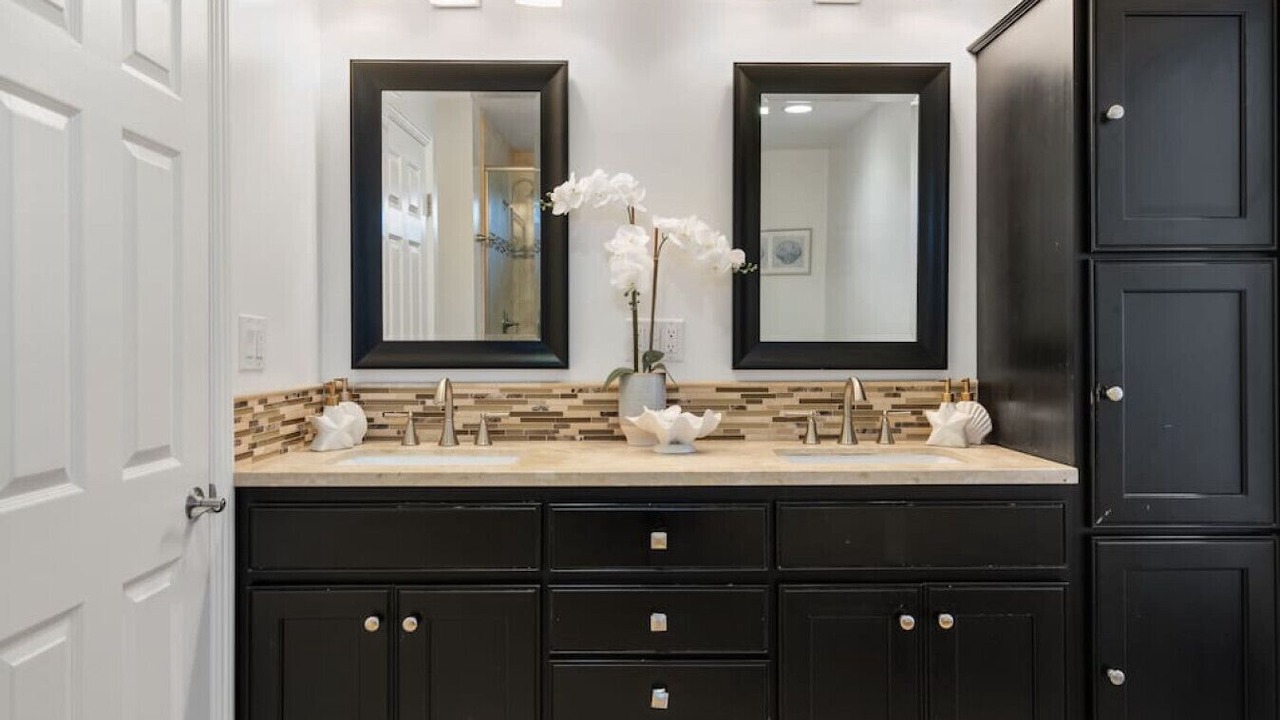 Photo of Bathroom in Harbor