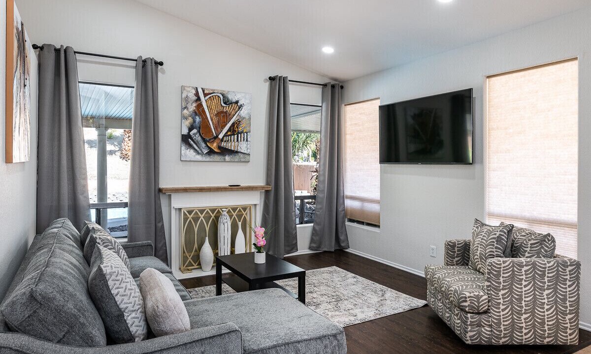 Photo of Livingroom in Desert Hot Springs