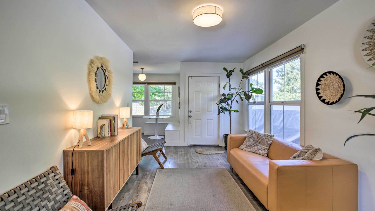 Photo of Livingroom in Fairmount Park