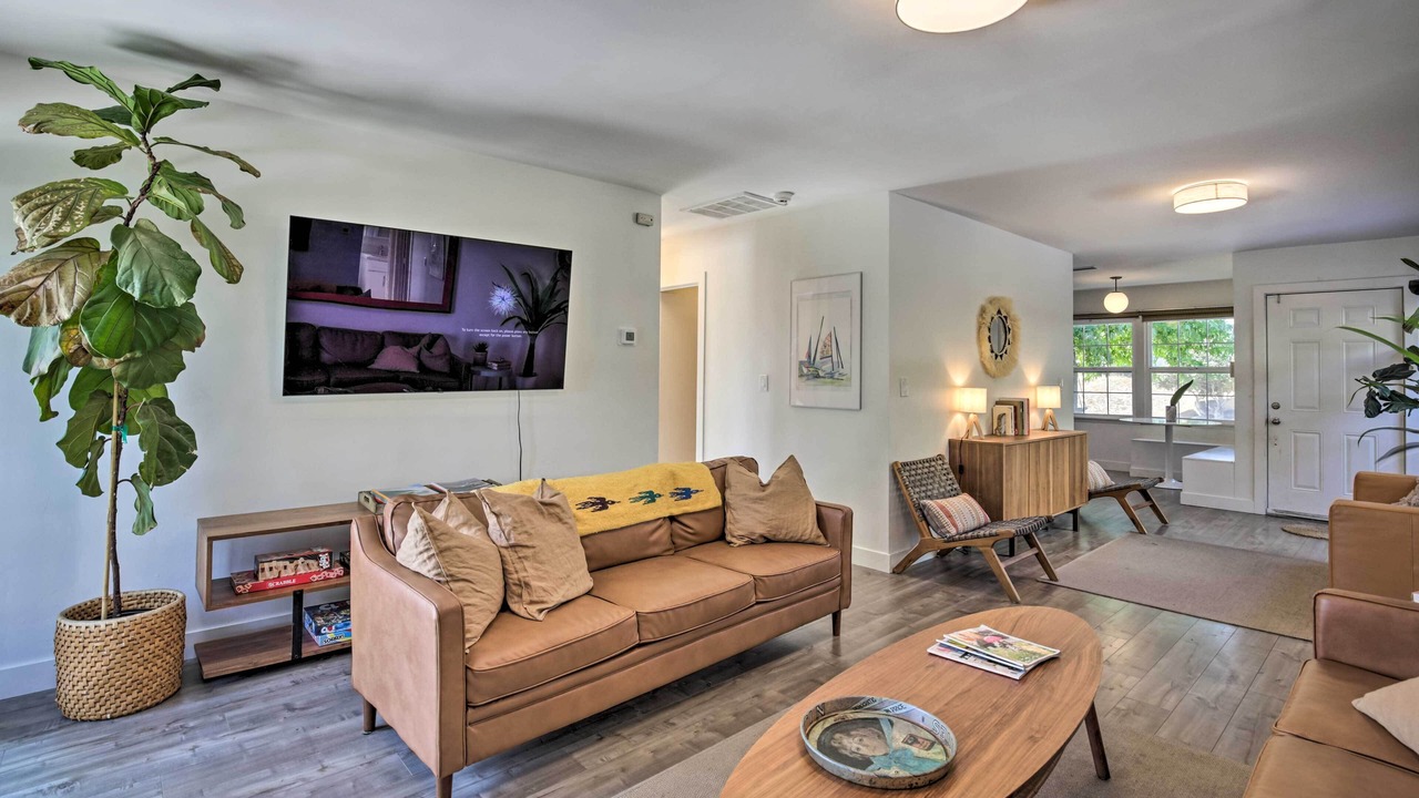Photo of Livingroom in Fairmount Park