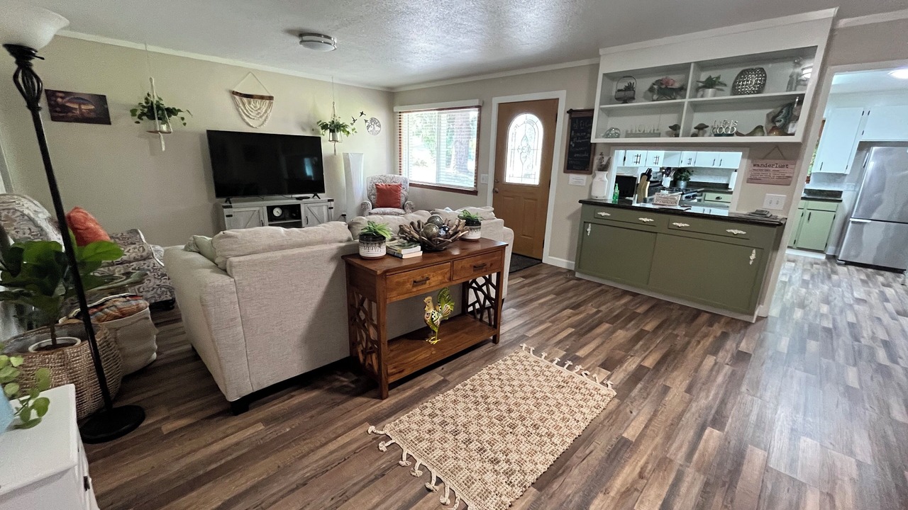 Photo of Livingroom in McKinleyville