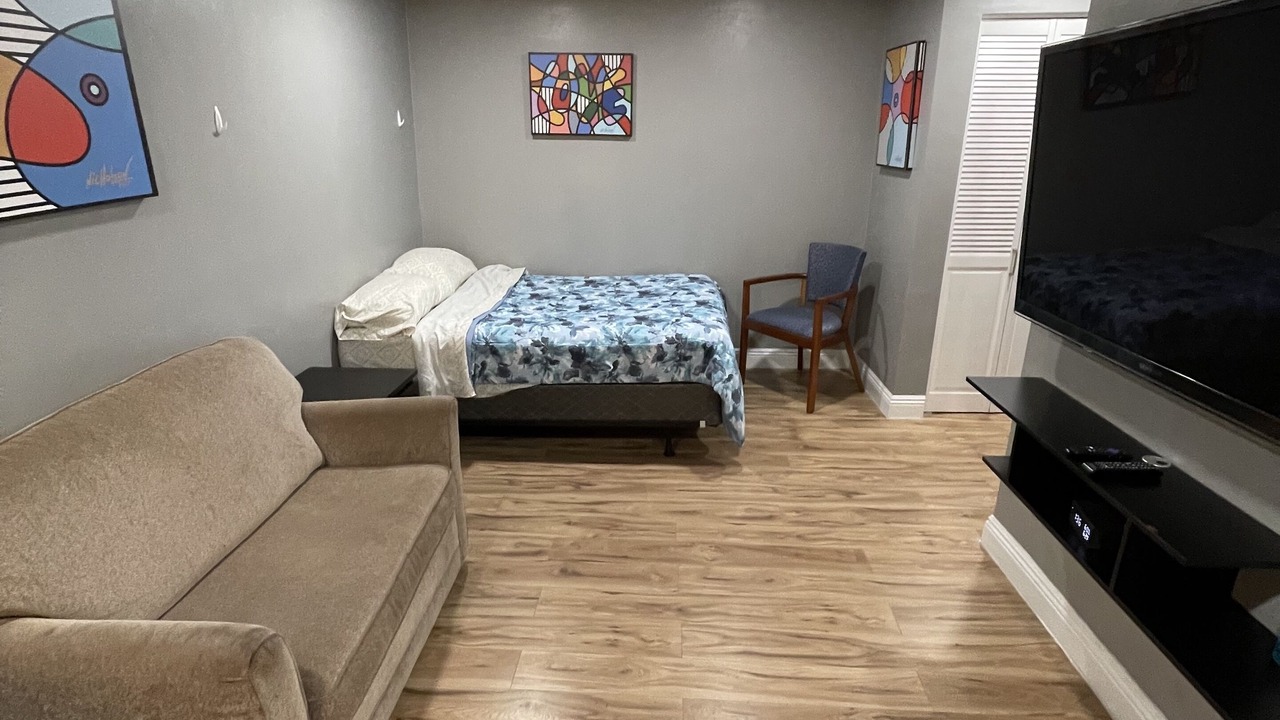 Photo of Bedroom in Mid-Wilshire