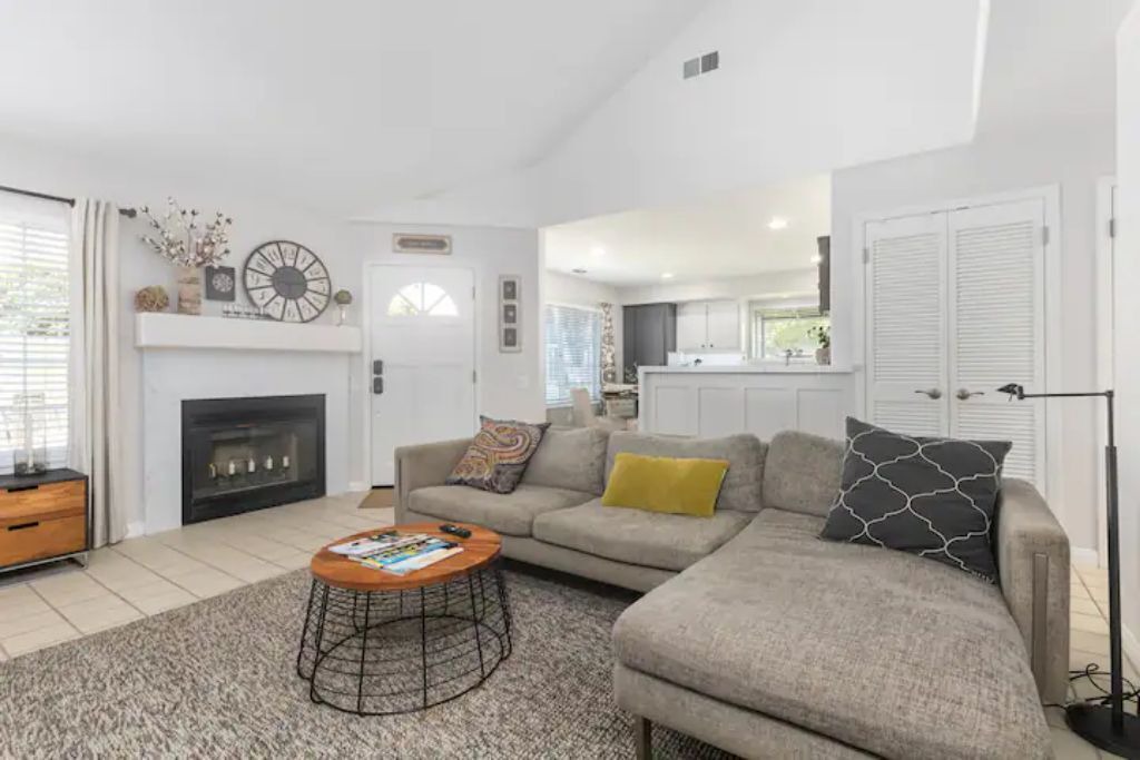 Photo of Livingroom in Templeton