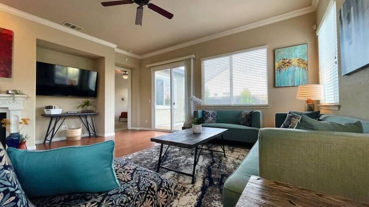 Photo of Livingroom in West Sacramento