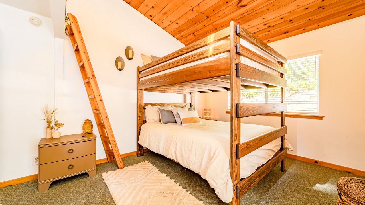 Photo of Bedroom in Salyer