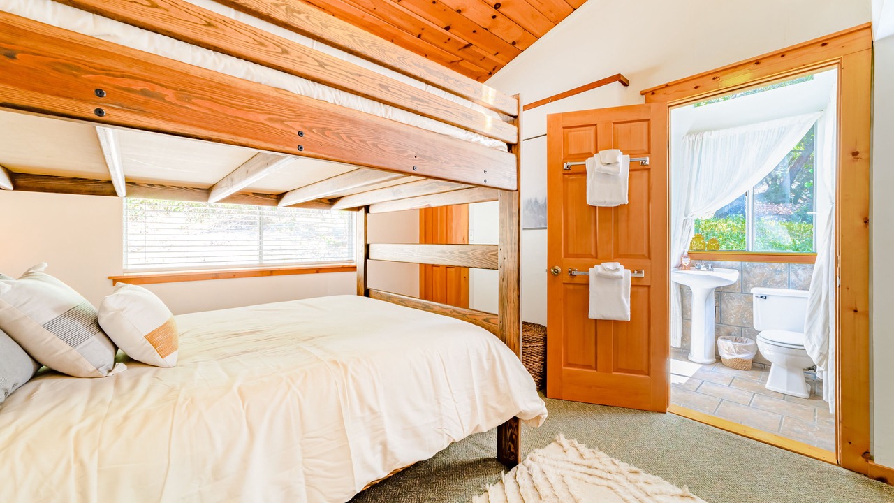 Photo of Bedroom in Salyer