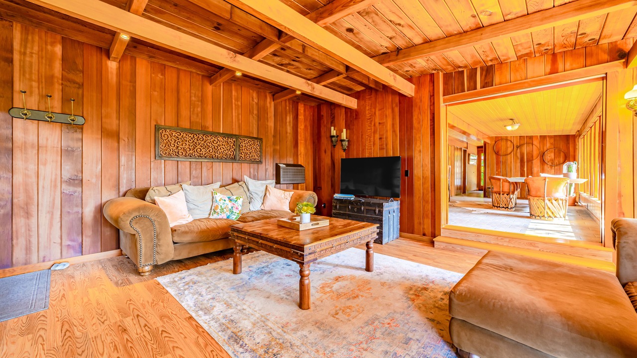 Photo of Livingroom in Salyer
