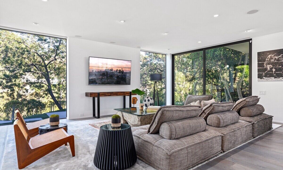 Photo of Livingroom in Trousdale Estates