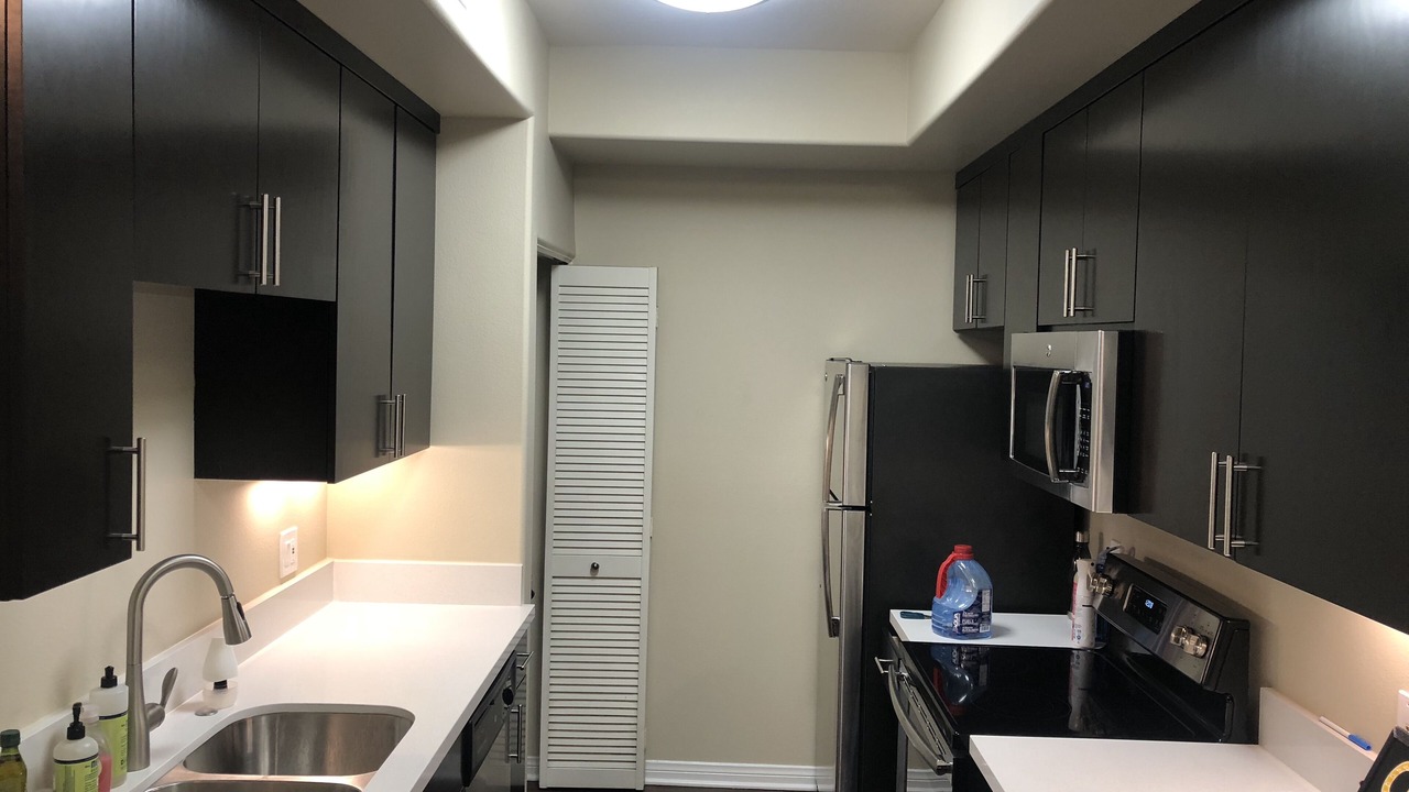 Photo of Kitchen in Wilshire Center