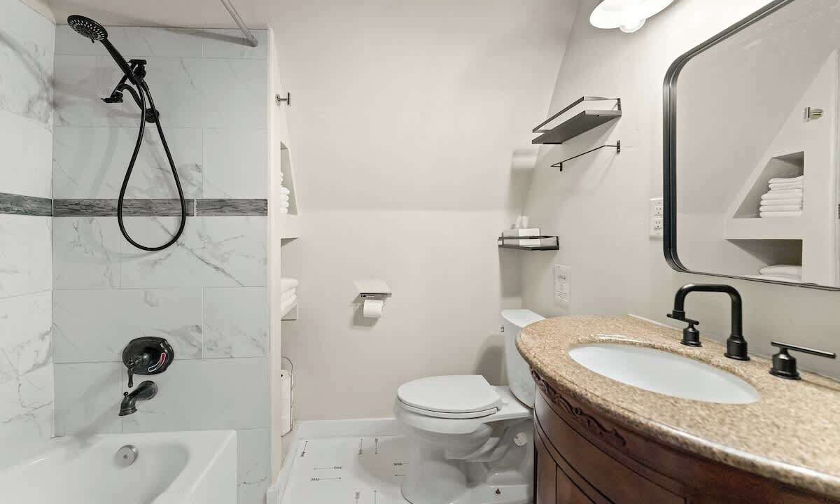 Photo of Bathroom in Shingletown