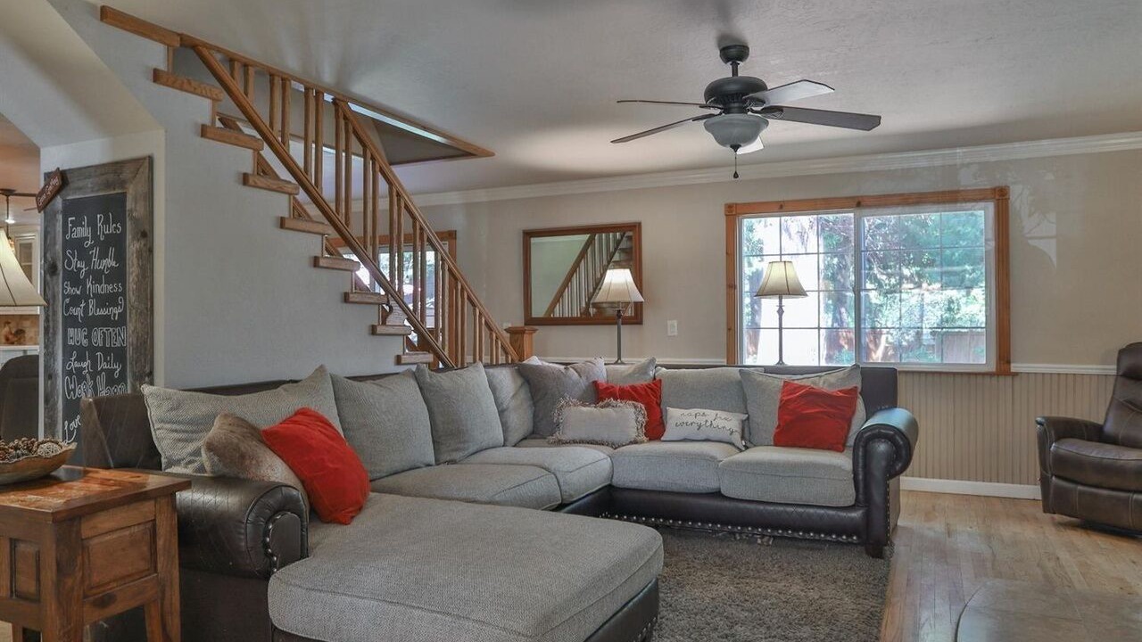 Photo of Livingroom in Pollock Pines