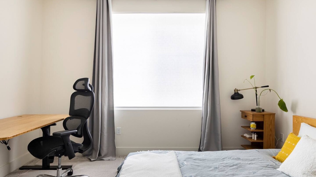 Photo of Bedroom in Newark