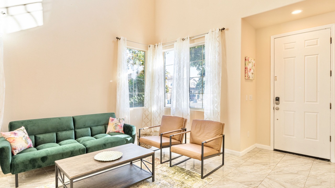 Photo of Livingroom in Union City