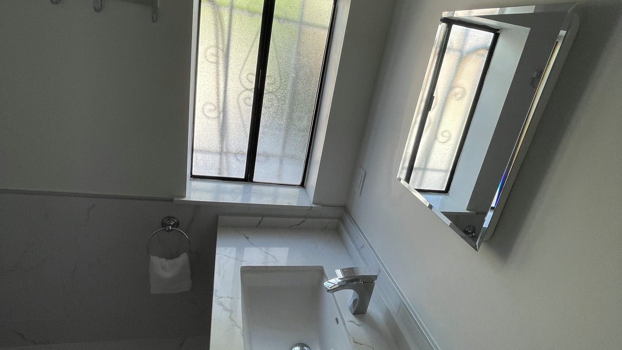 Photo of Bathroom in Outer Mission