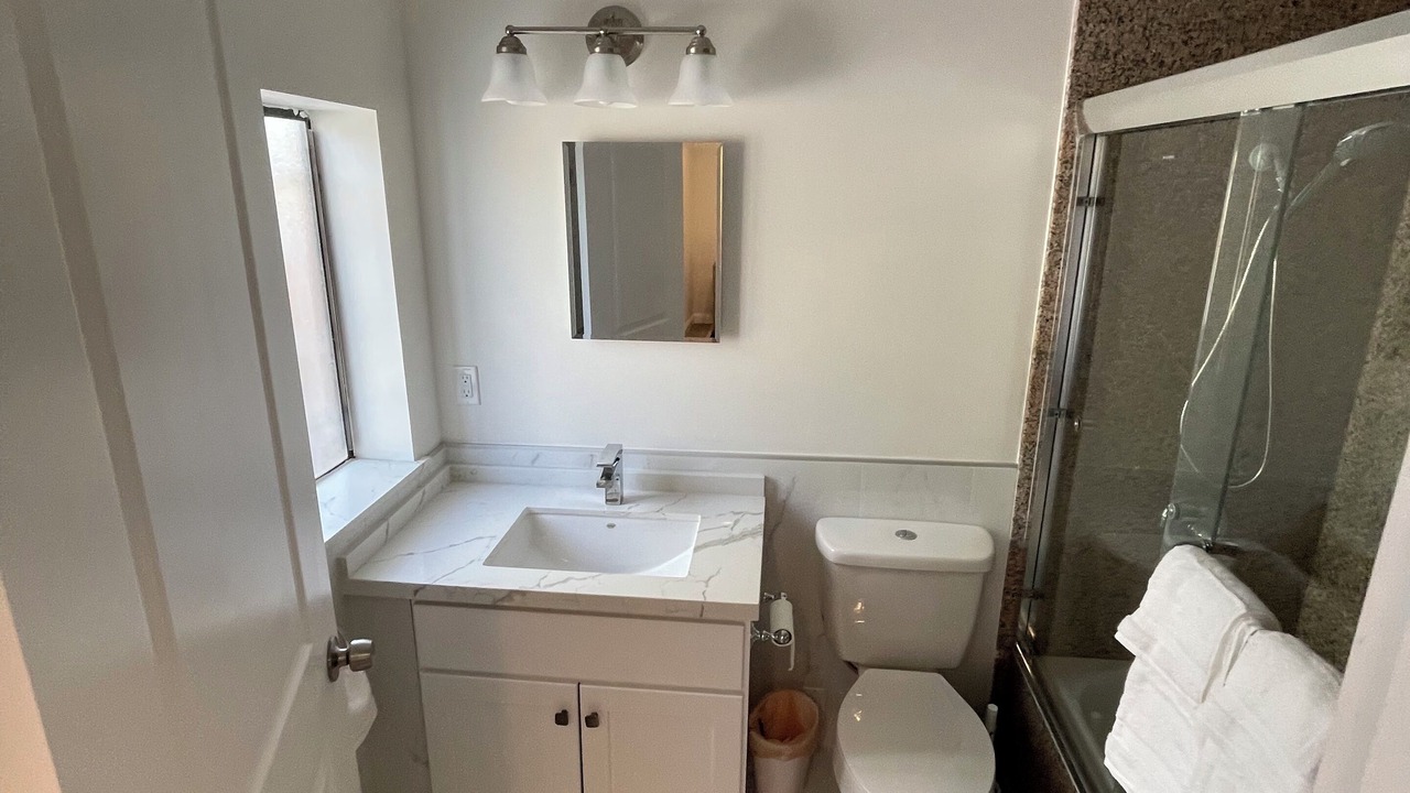Photo of Bathroom in Outer Mission