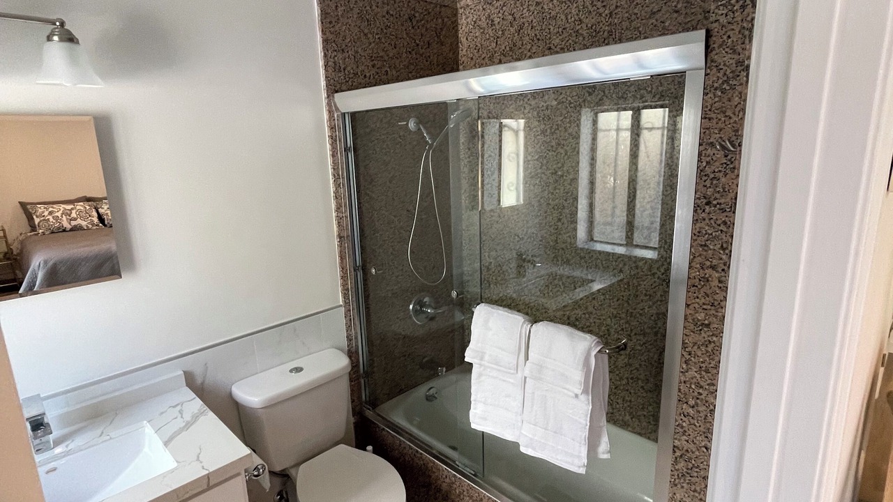 Photo of Bathroom in Outer Mission