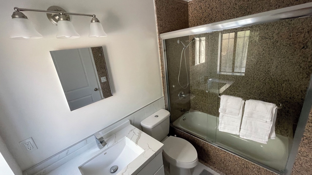 Photo of Bathroom in Outer Mission