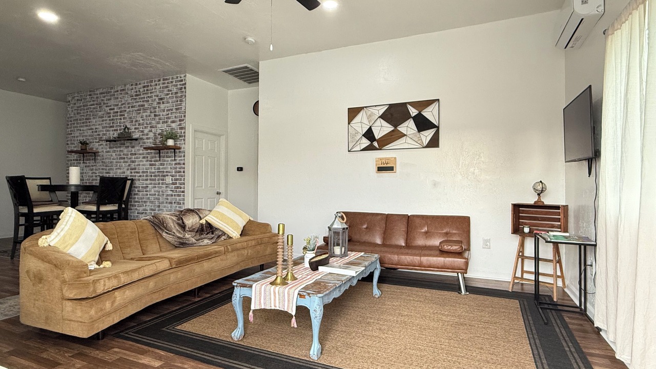 Photo of Livingroom in Dinuba