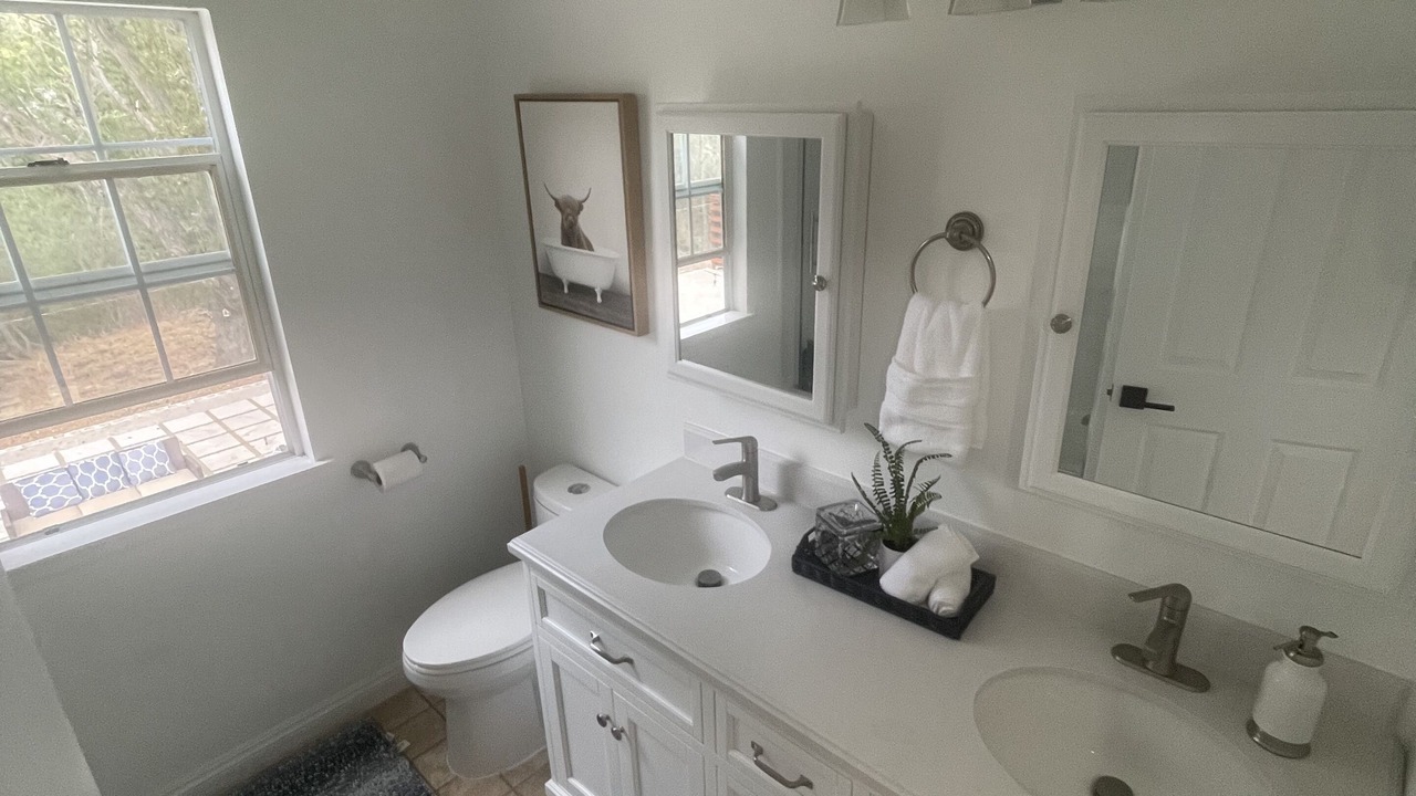 Photo of Bathroom in Los Olivos
