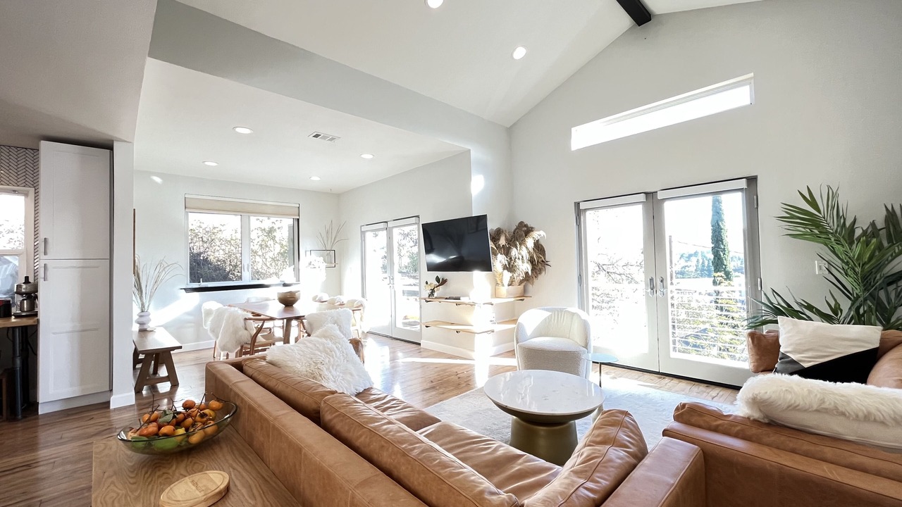 Photo of Livingroom in Westlake Village