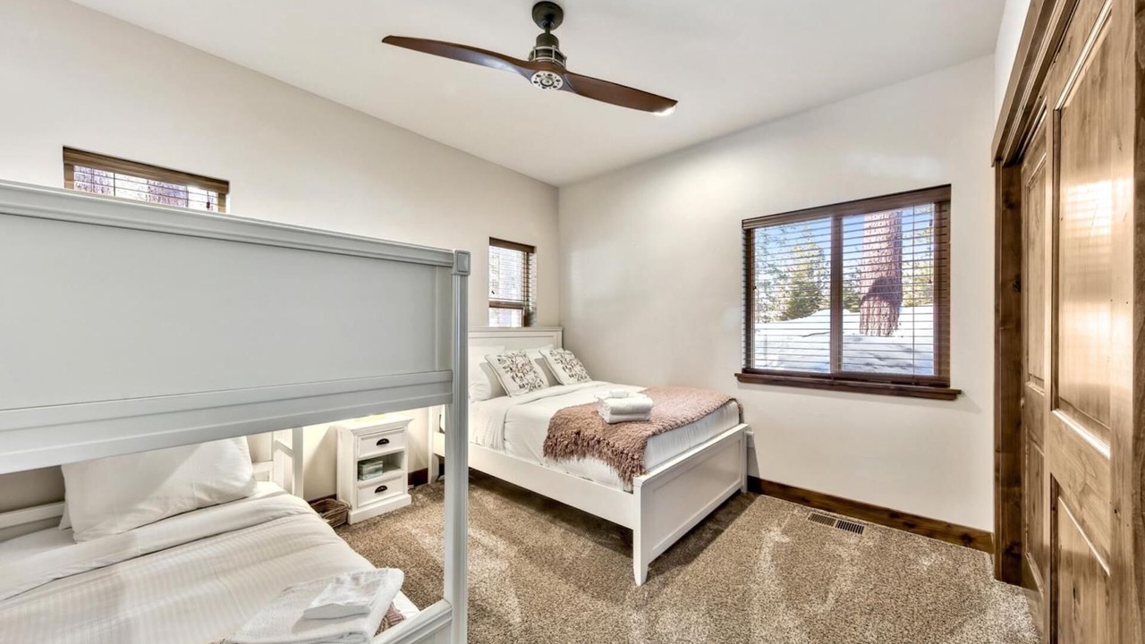 Photo of Bedroom in Country Club Estates