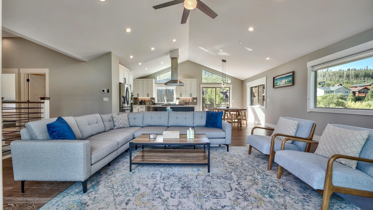 Photo of Livingroom in Mountain View Estates
