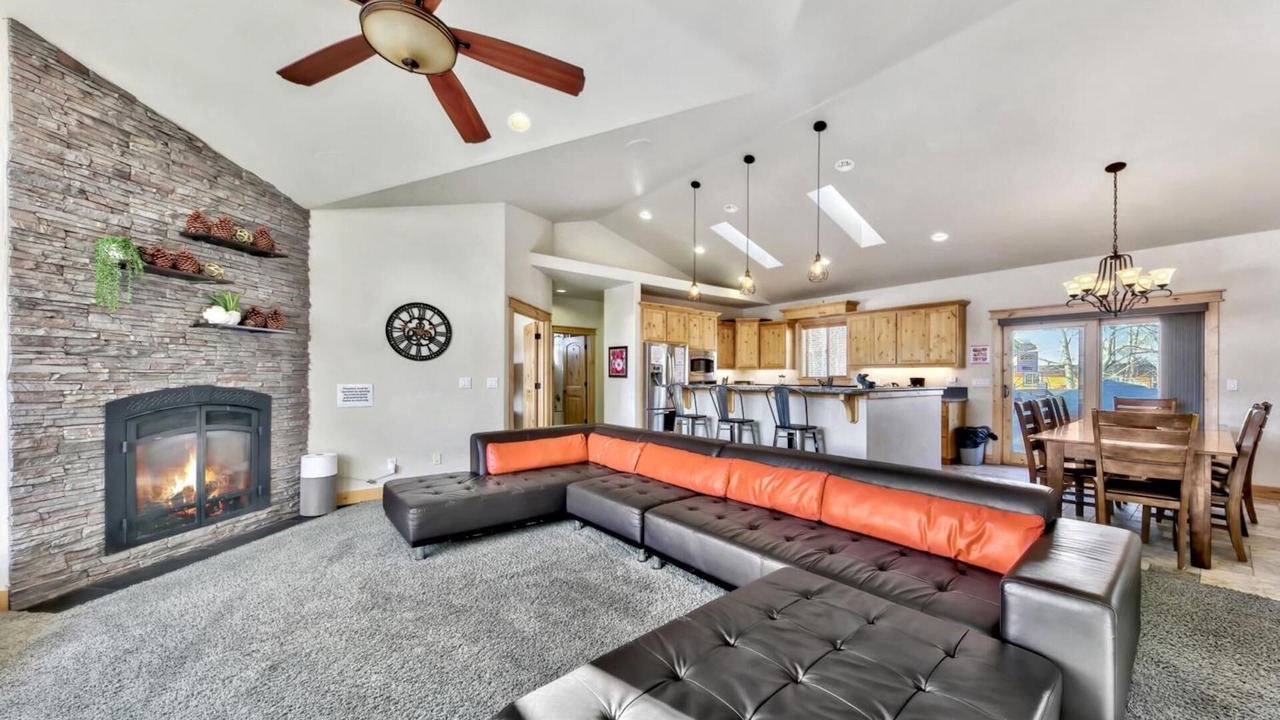 Photo of Livingroom in Mountain View Estates