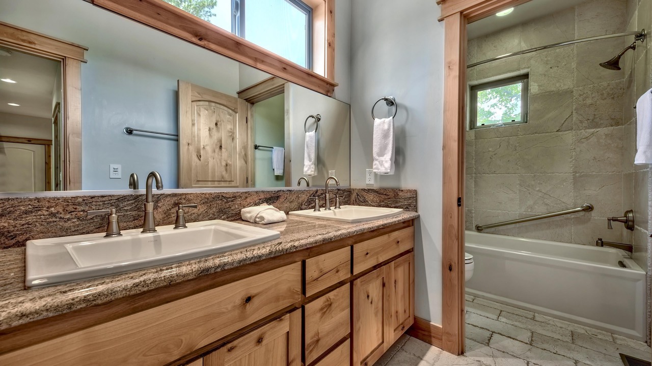 Photo of Bathroom in Mountain View Estates