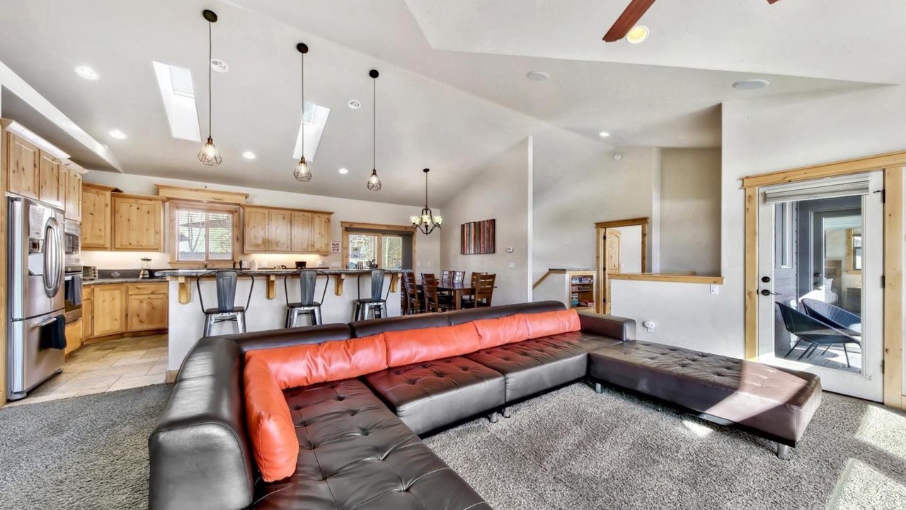 Photo of Livingroom in Mountain View Estates