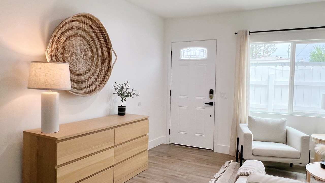 Photo of Livingroom in Reseda