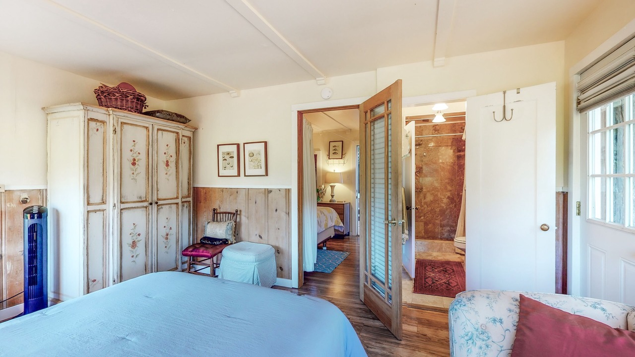 Photo of Bedroom in Guerneville