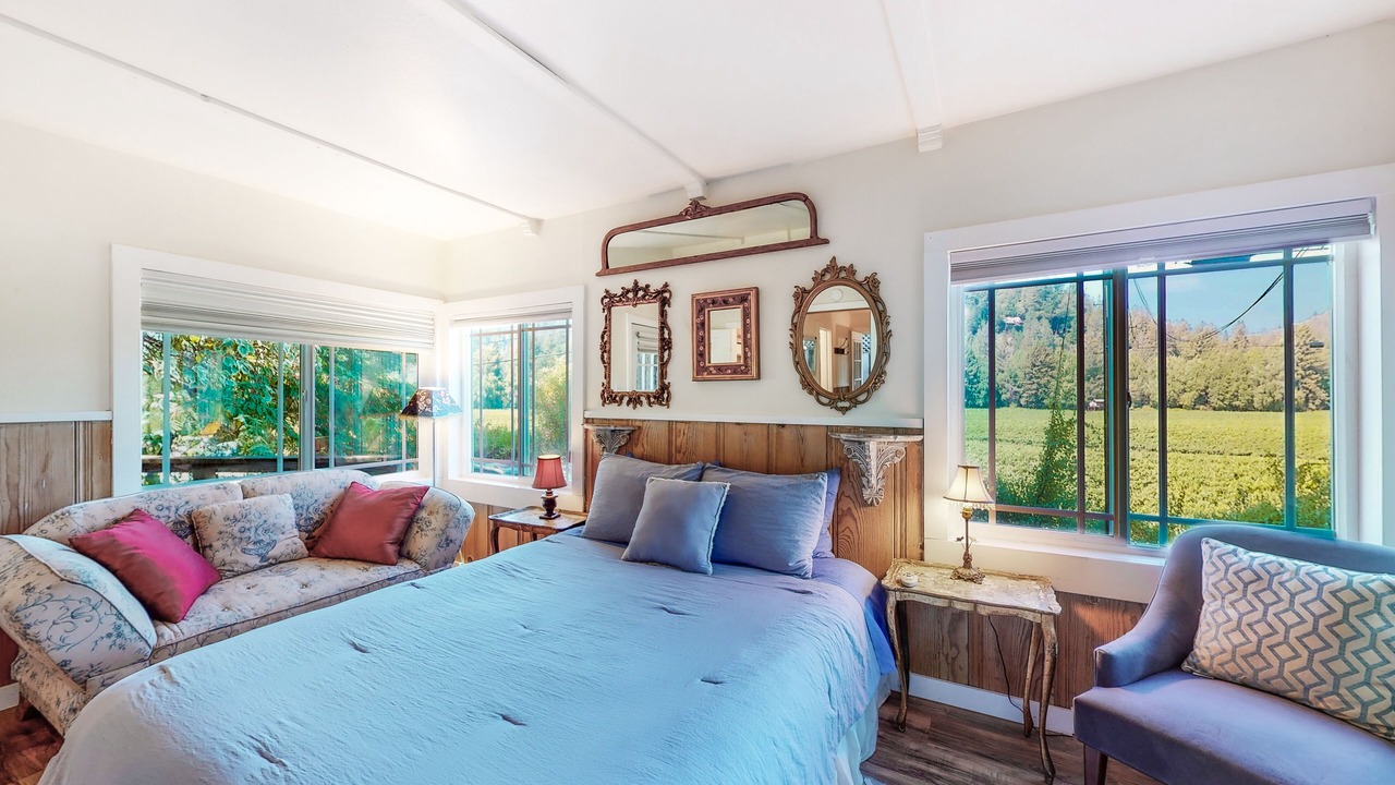Photo of Bedroom in Guerneville