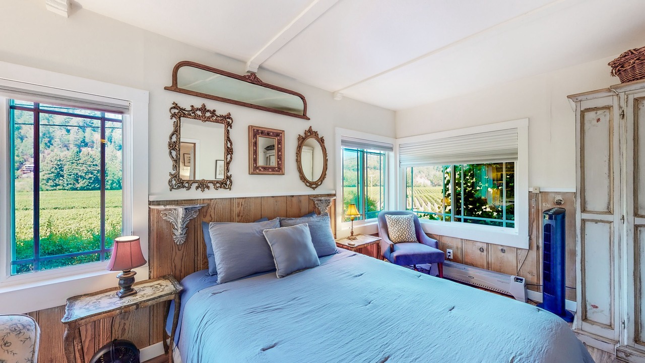 Photo of Bedroom in Guerneville