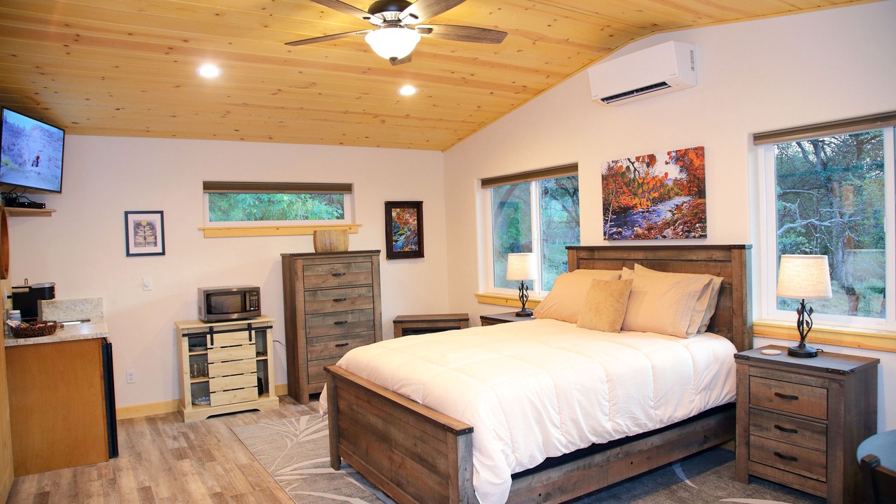 Photo of Bedroom in Three Rivers