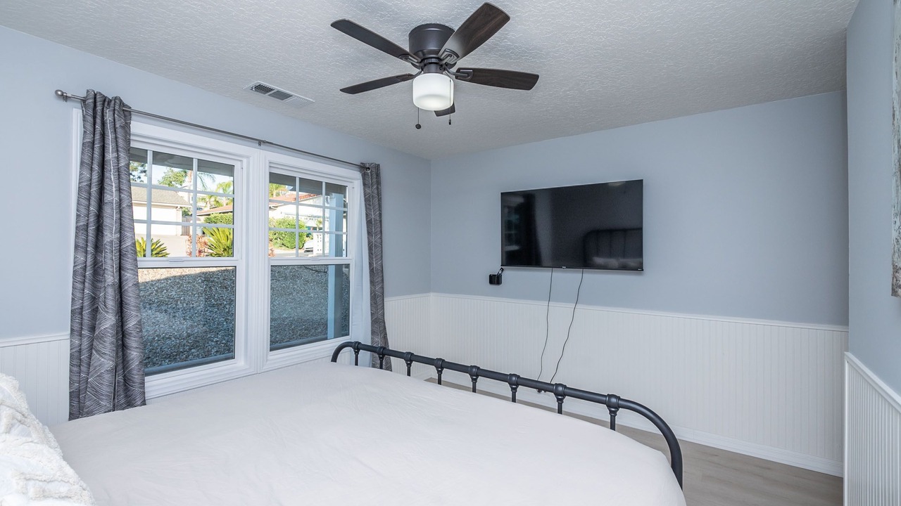 Photo of Bedroom in Midway