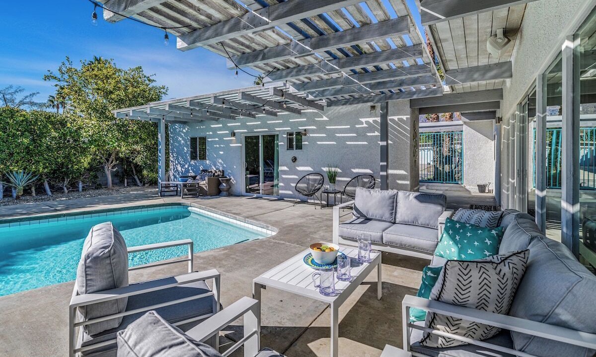 Photo of Outdoor in Racquet Club Estates