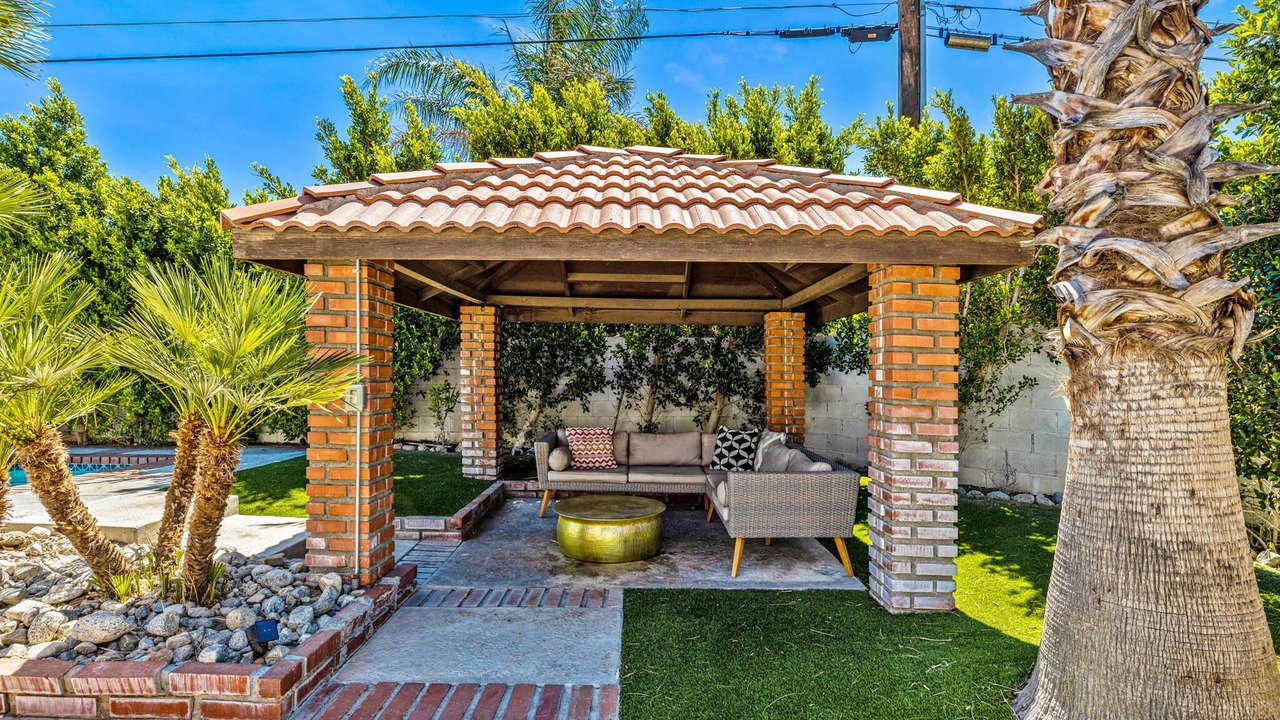 Photo of Outdoor in Desert Park Estates