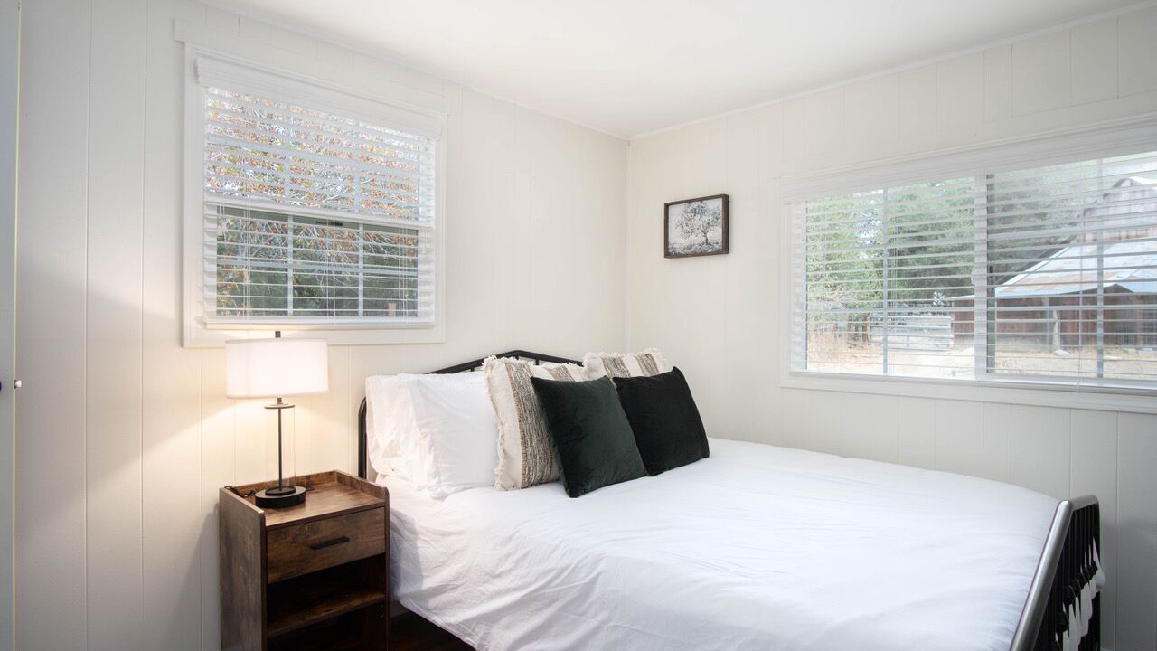 Photo of Bedroom in Springville