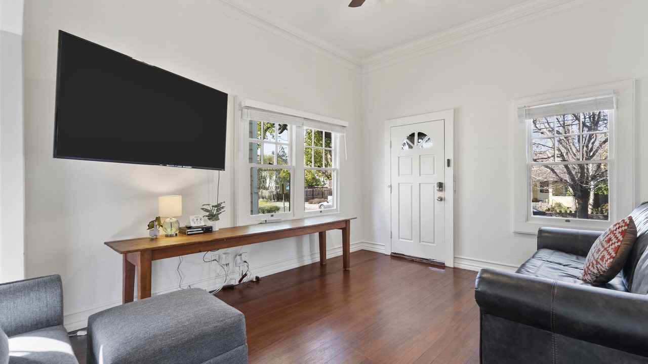 Photo of Livingroom in Napa