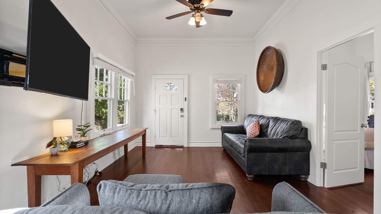 Photo of Livingroom in Napa